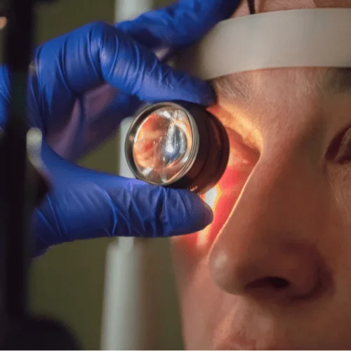 ¿Qué especialista trata las infecciones oculares?